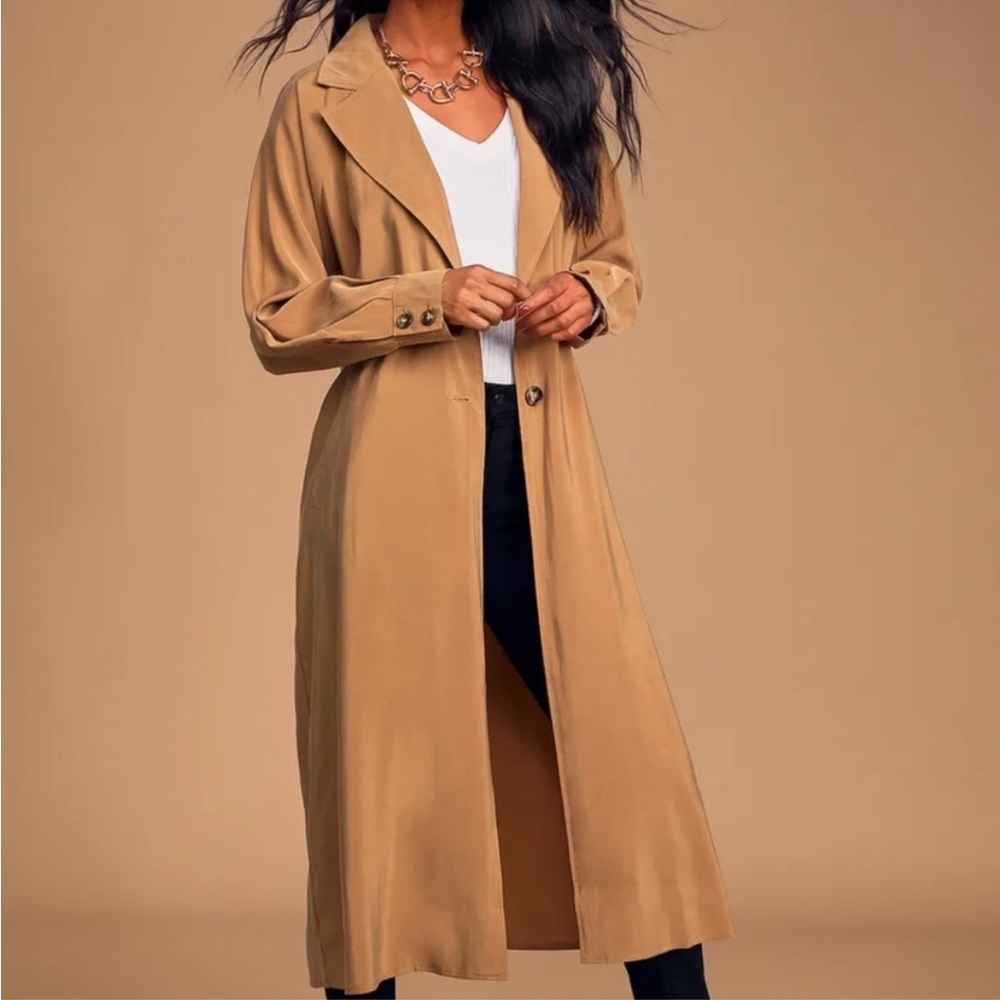 Lulu’s New Regime Tan belted trench coat size Small